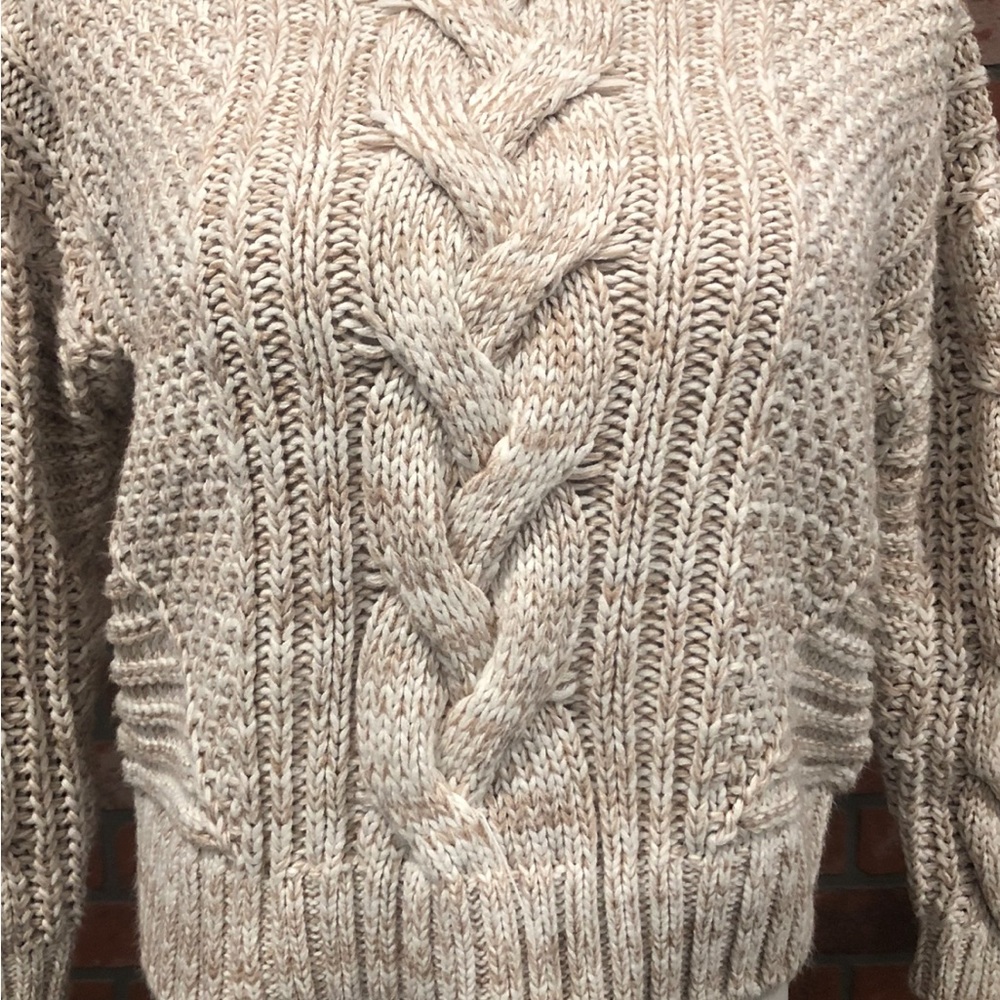 Moon & Madison Size Small Cream/Peach Cable Knit Sweater
